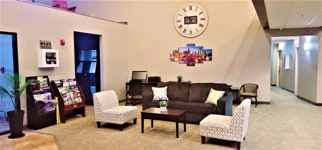 Qube Hotel - Polk City Екстериор снимка