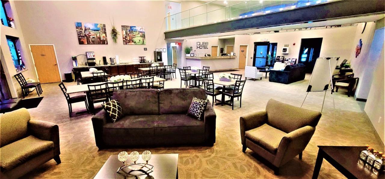Qube Hotel - Polk City Екстериор снимка